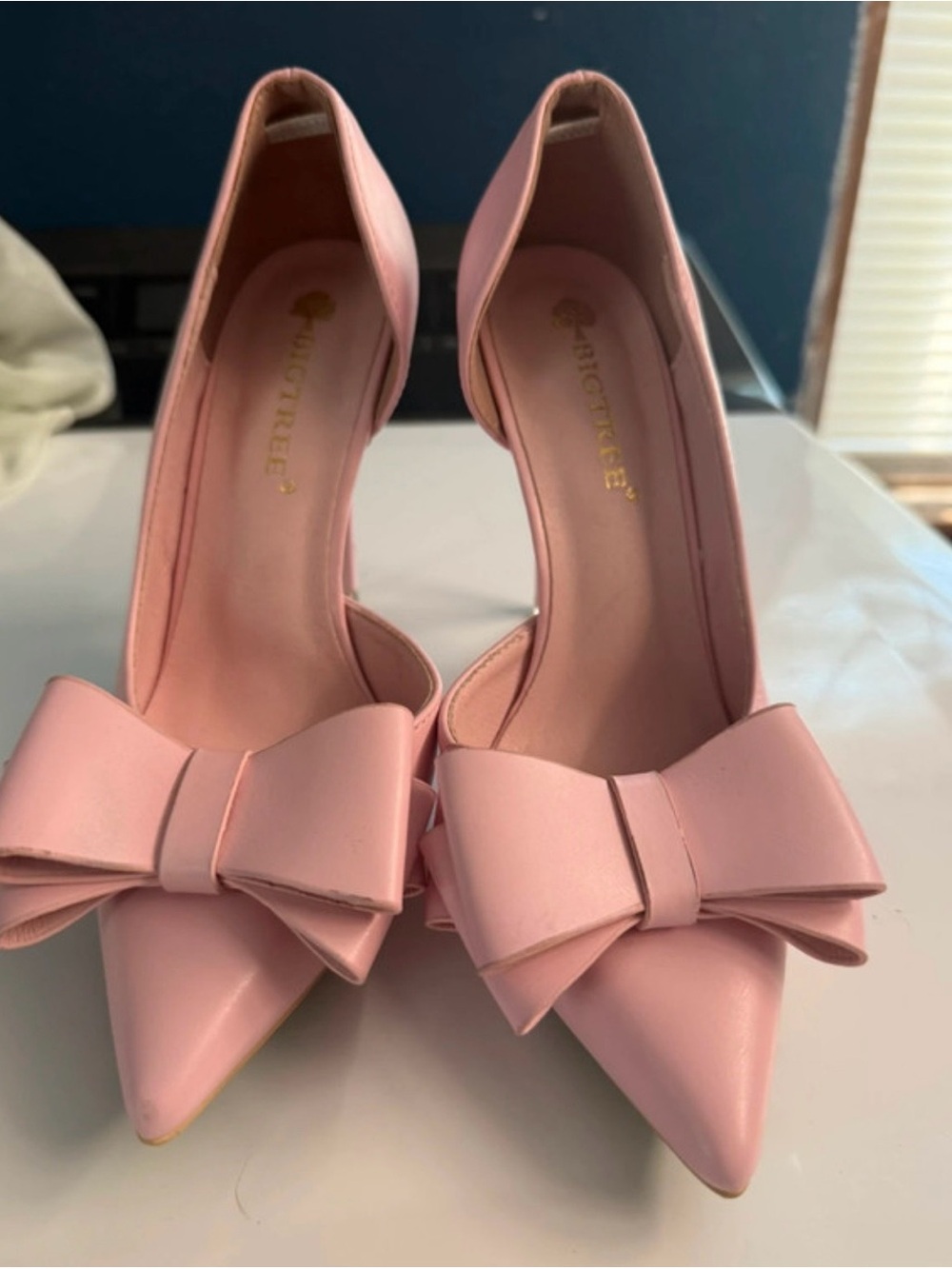 Elegant Pink Bow Pointed-Toe Pumps